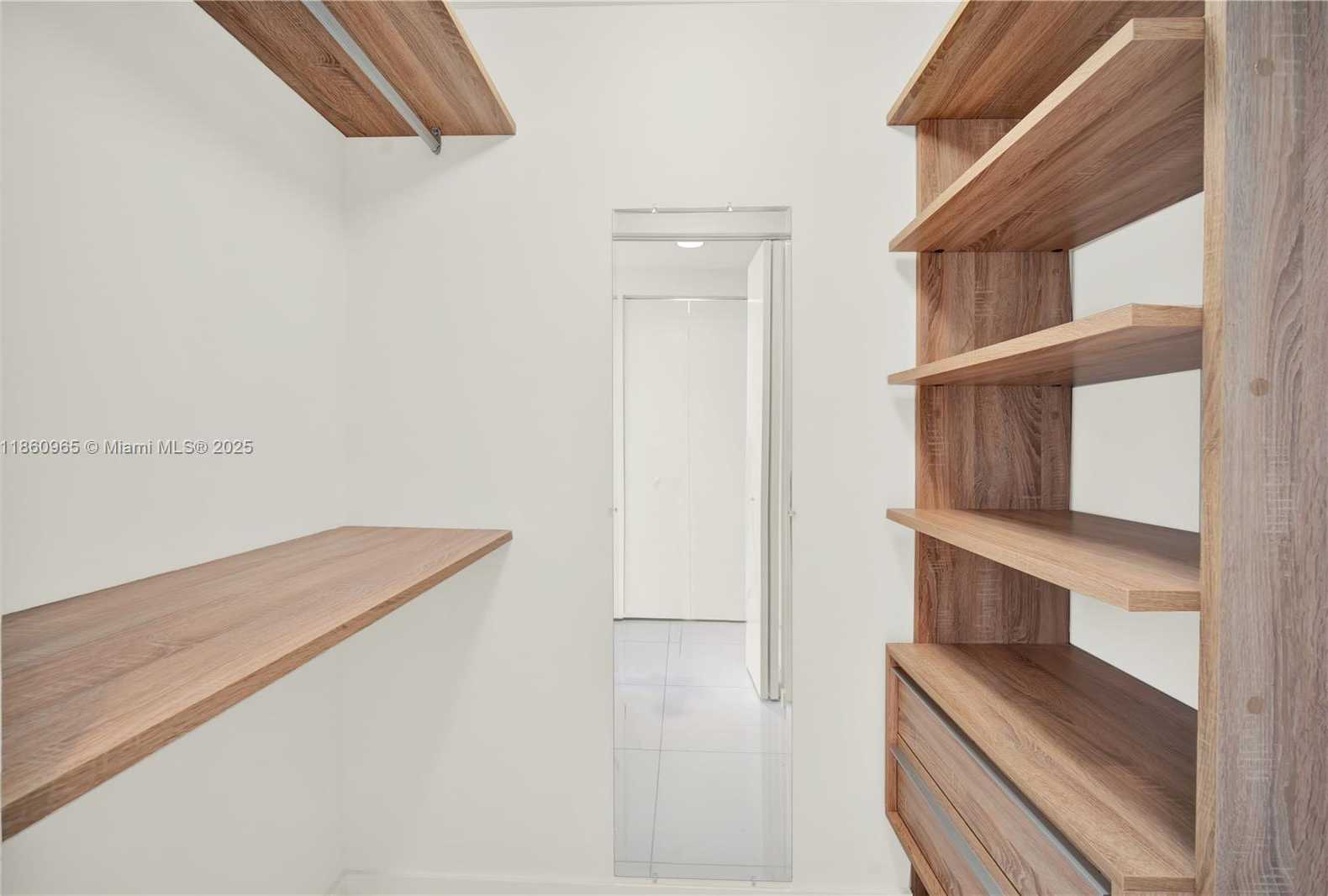 Small Image of 5300 PASEO BLVD #1202, Doral Number 24
