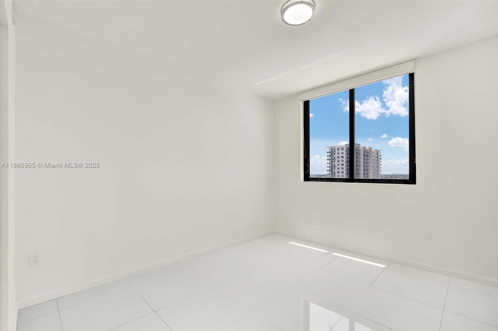 Small Image of 5300 PASEO BLVD #1202, Doral Number 27