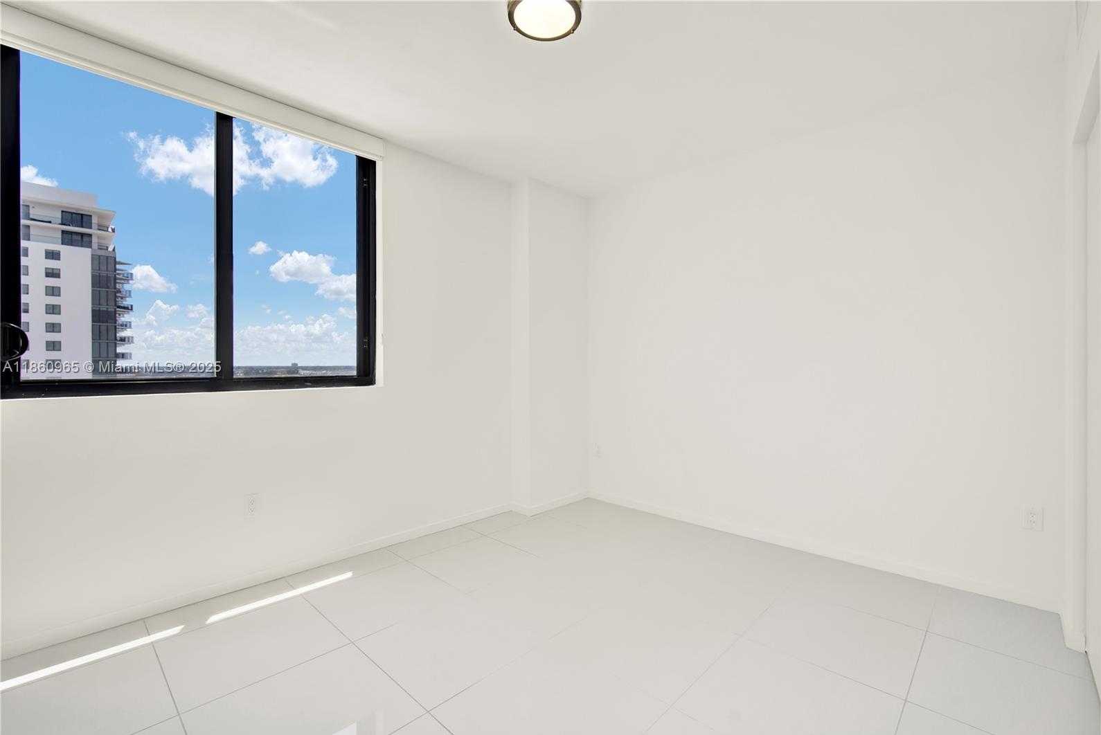 Small Image of 5300 PASEO BLVD #1202, Doral Number 32