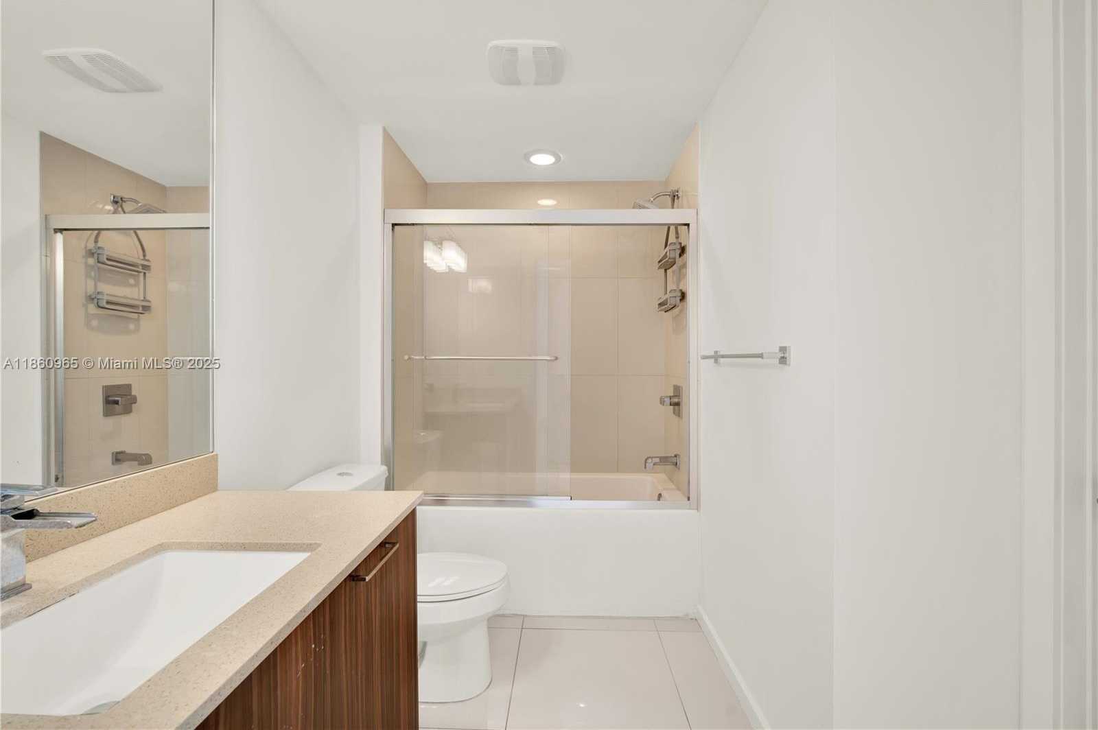 Small Image of 5300 PASEO BLVD #1202, Doral Number 33