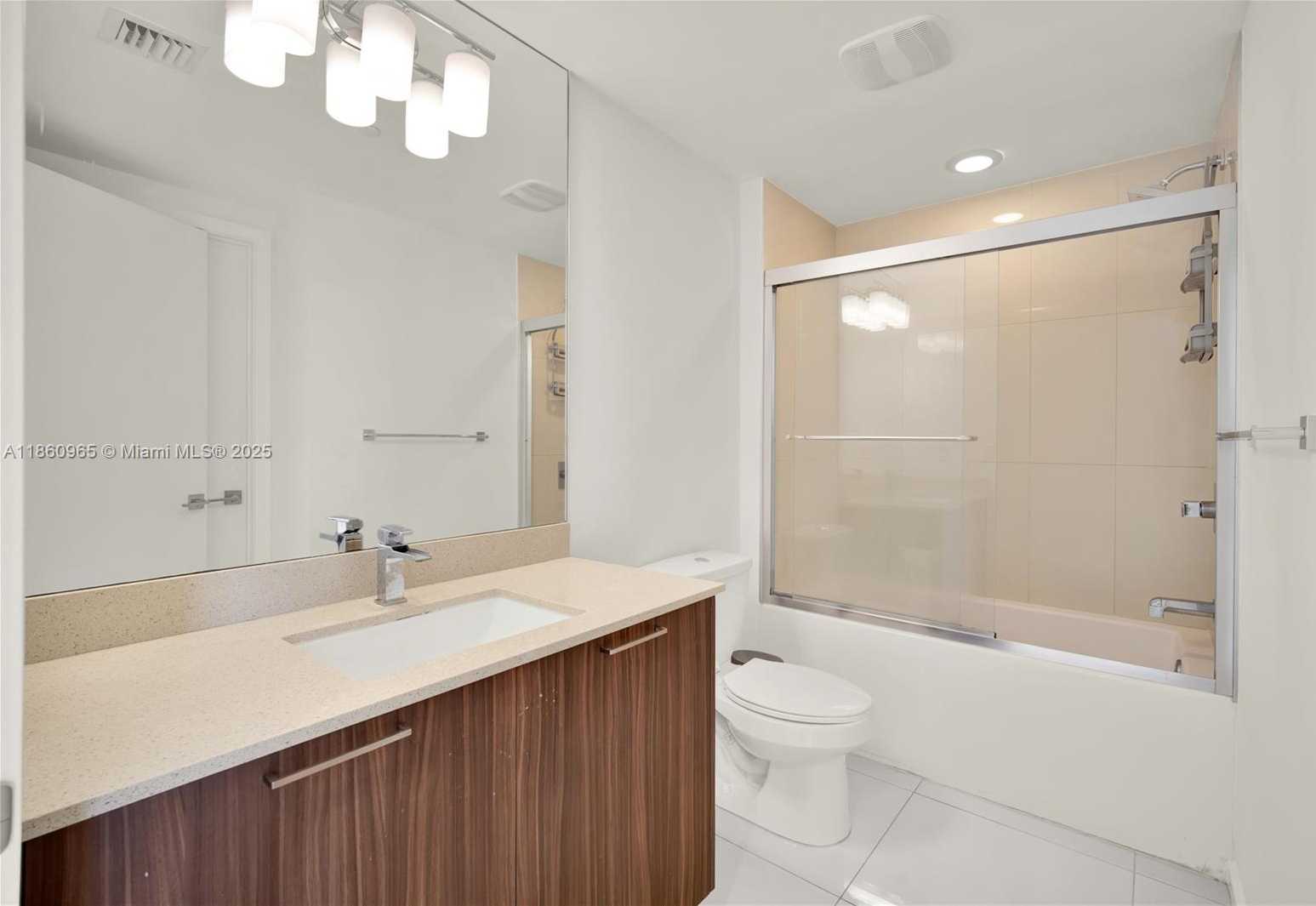 Small Image of 5300 PASEO BLVD #1202, Doral Number 34