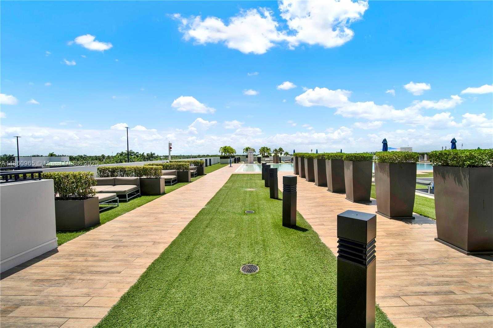 Small Image of 5300 PASEO BLVD #1202, Doral Number 37