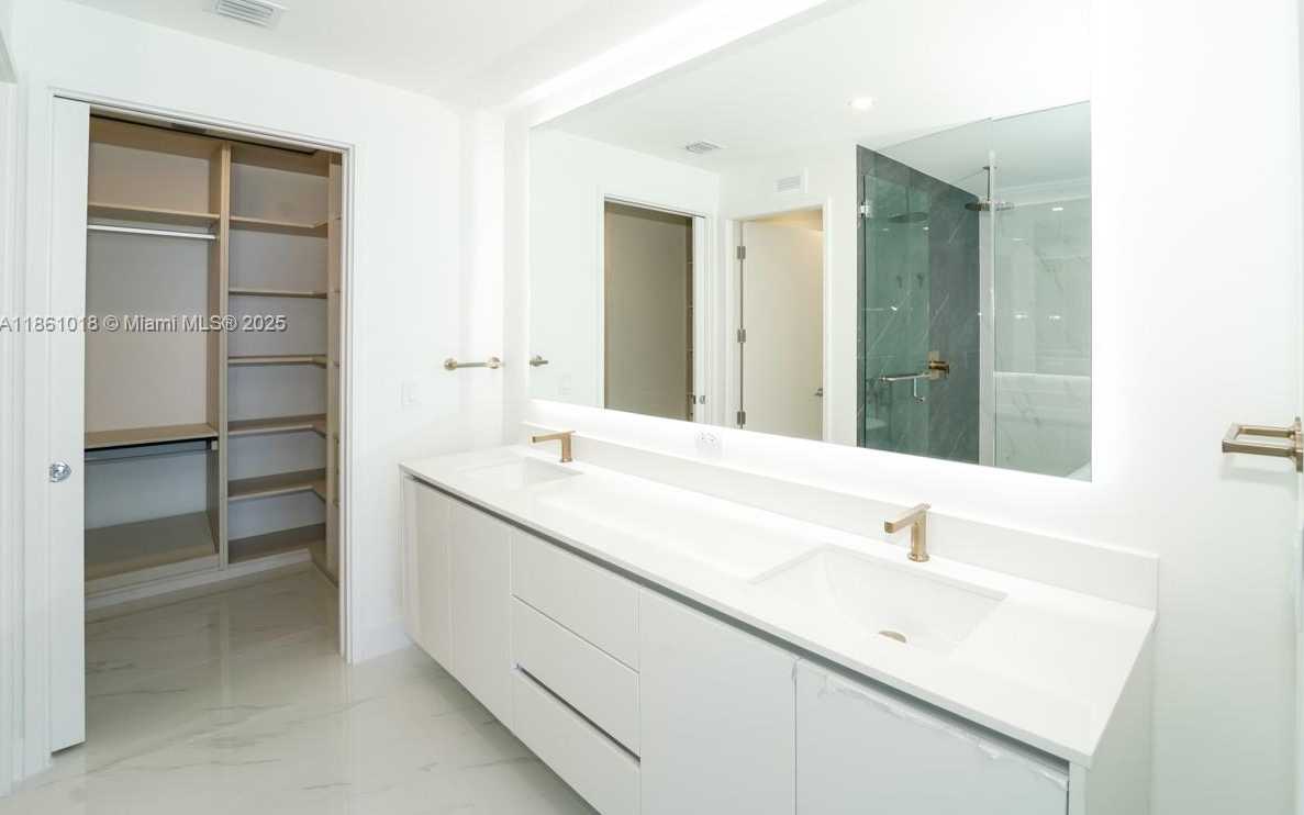Small Image of 700 NORTH EAST 24TH ST #2904, Miami Number 12