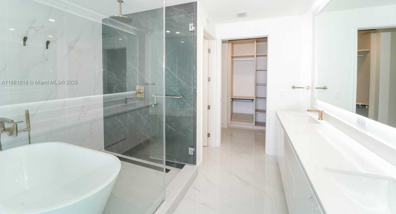 Small Image of 700 NORTH EAST 24TH ST #2904, Miami Number 15