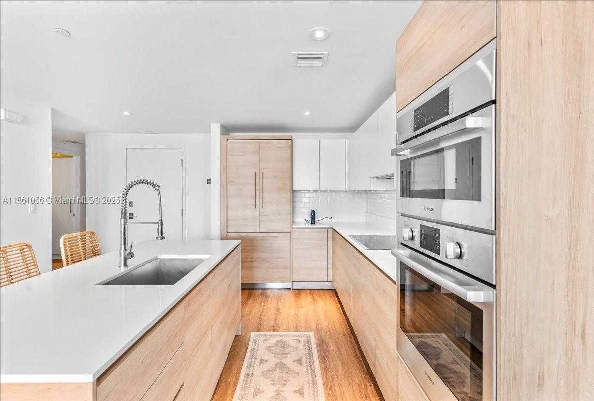 Small Image of 10201 EAST BAY HARBOR DR #304, Bay Harbor Islands Number 10
