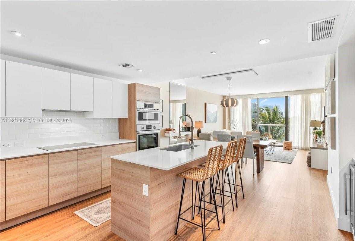 Small Image of 10201 EAST BAY HARBOR DR #304, Bay Harbor Islands Number 12