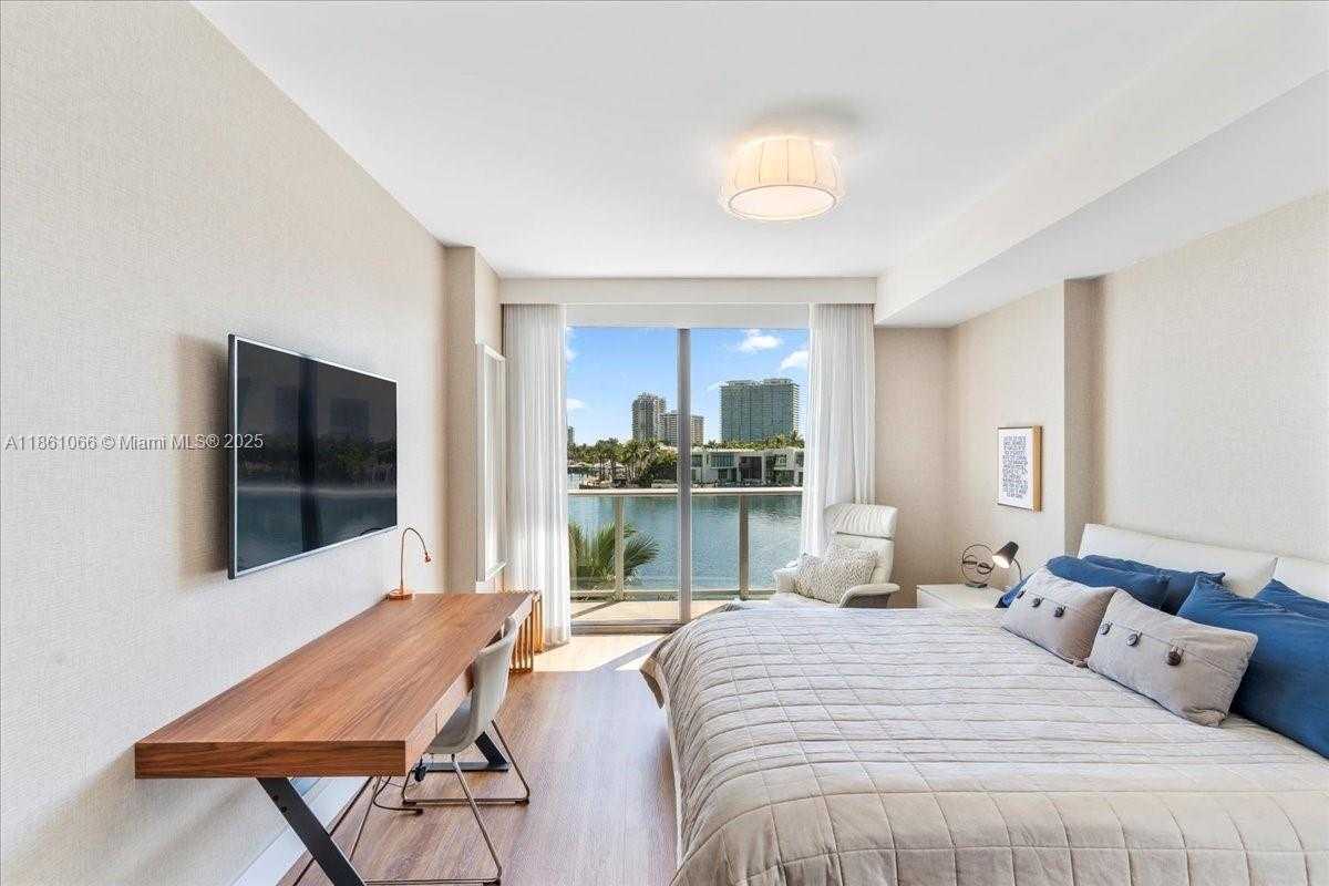 Small Image of 10201 EAST BAY HARBOR DR #304, Bay Harbor Islands Number 16