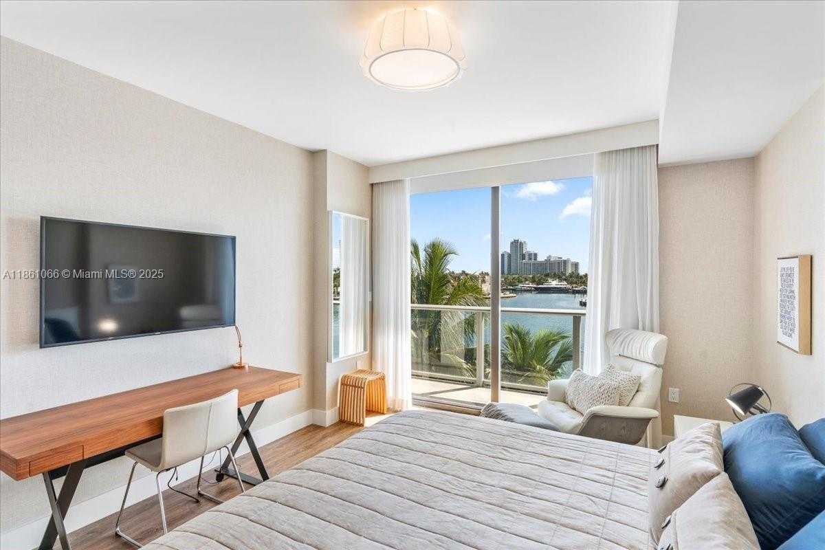 Small Image of 10201 EAST BAY HARBOR DR #304, Bay Harbor Islands Number 17