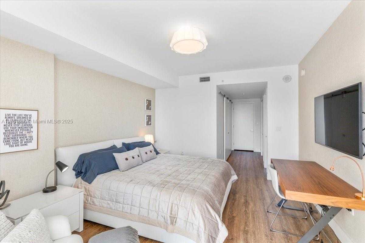 Small Image of 10201 EAST BAY HARBOR DR #304, Bay Harbor Islands Number 19