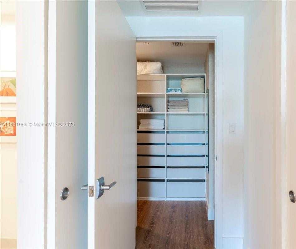 Small Image of 10201 EAST BAY HARBOR DR #304, Bay Harbor Islands Number 23