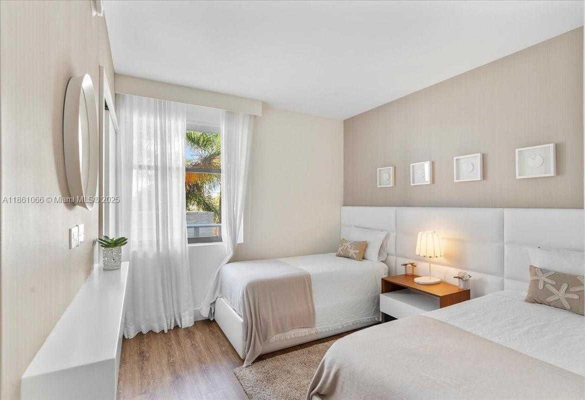 Small Image of 10201 EAST BAY HARBOR DR #304, Bay Harbor Islands Number 29