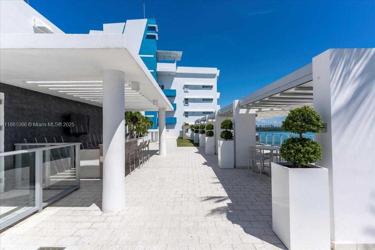 Small Image of 10201 EAST BAY HARBOR DR #304, Bay Harbor Islands Number 38