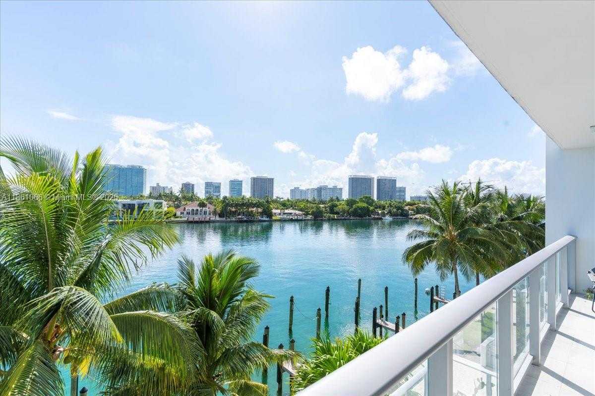 Small Image of 10201 EAST BAY HARBOR DR #304, Bay Harbor Islands Number 6