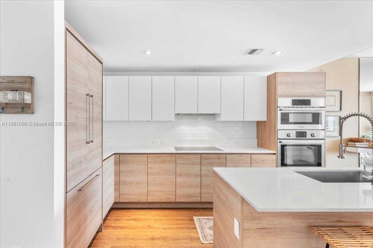 Small Image of 10201 EAST BAY HARBOR DR #304, Bay Harbor Islands Number 9