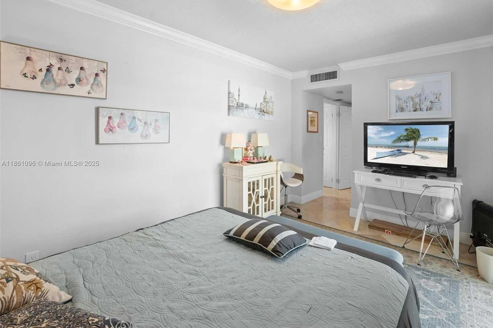 Small Image of 3475 NORTH COUNTRY CLUB DR #E119, Aventura Number 25