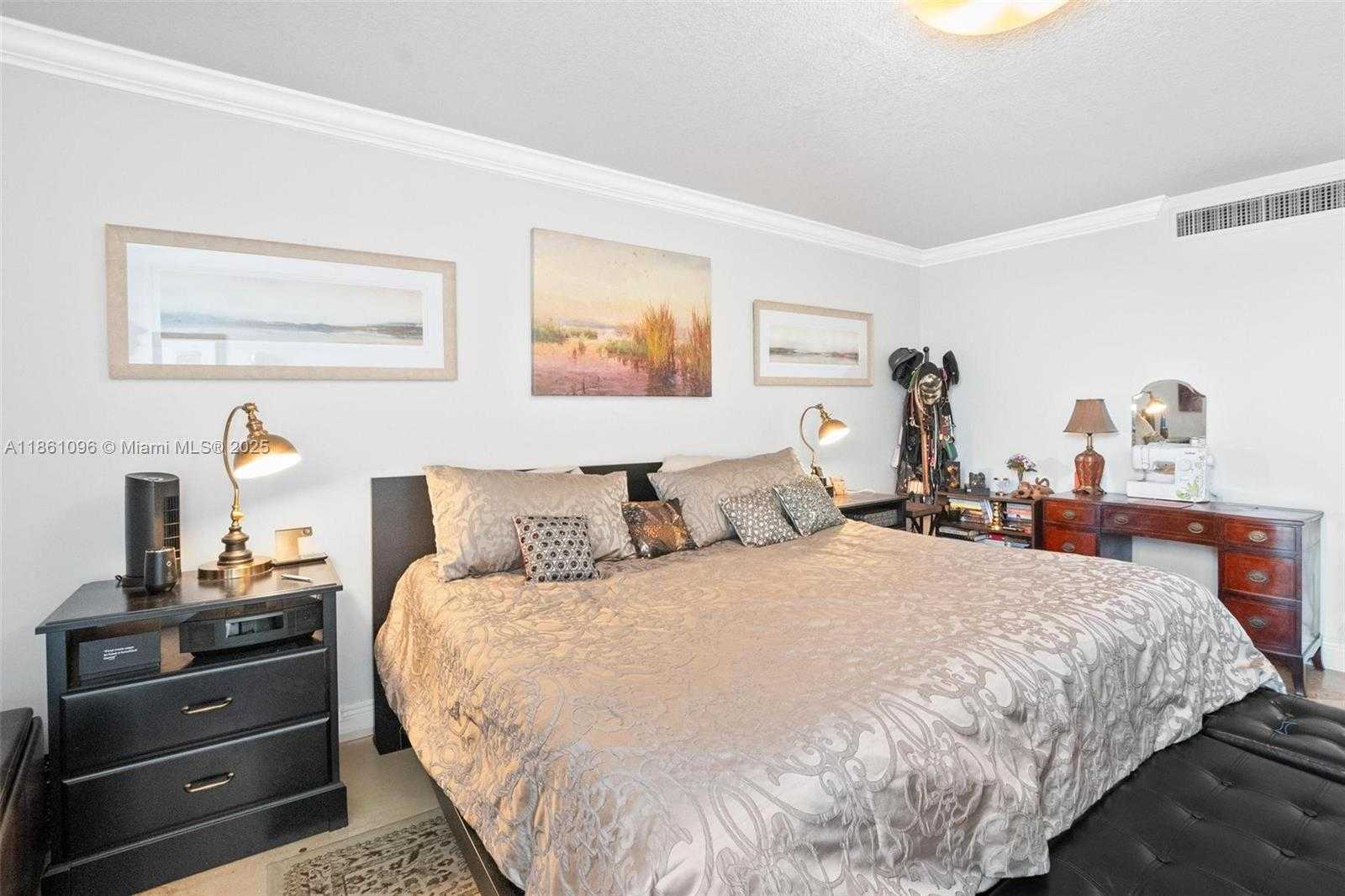 Small Image of 3475 NORTH COUNTRY CLUB DR #E119, Aventura Number 30