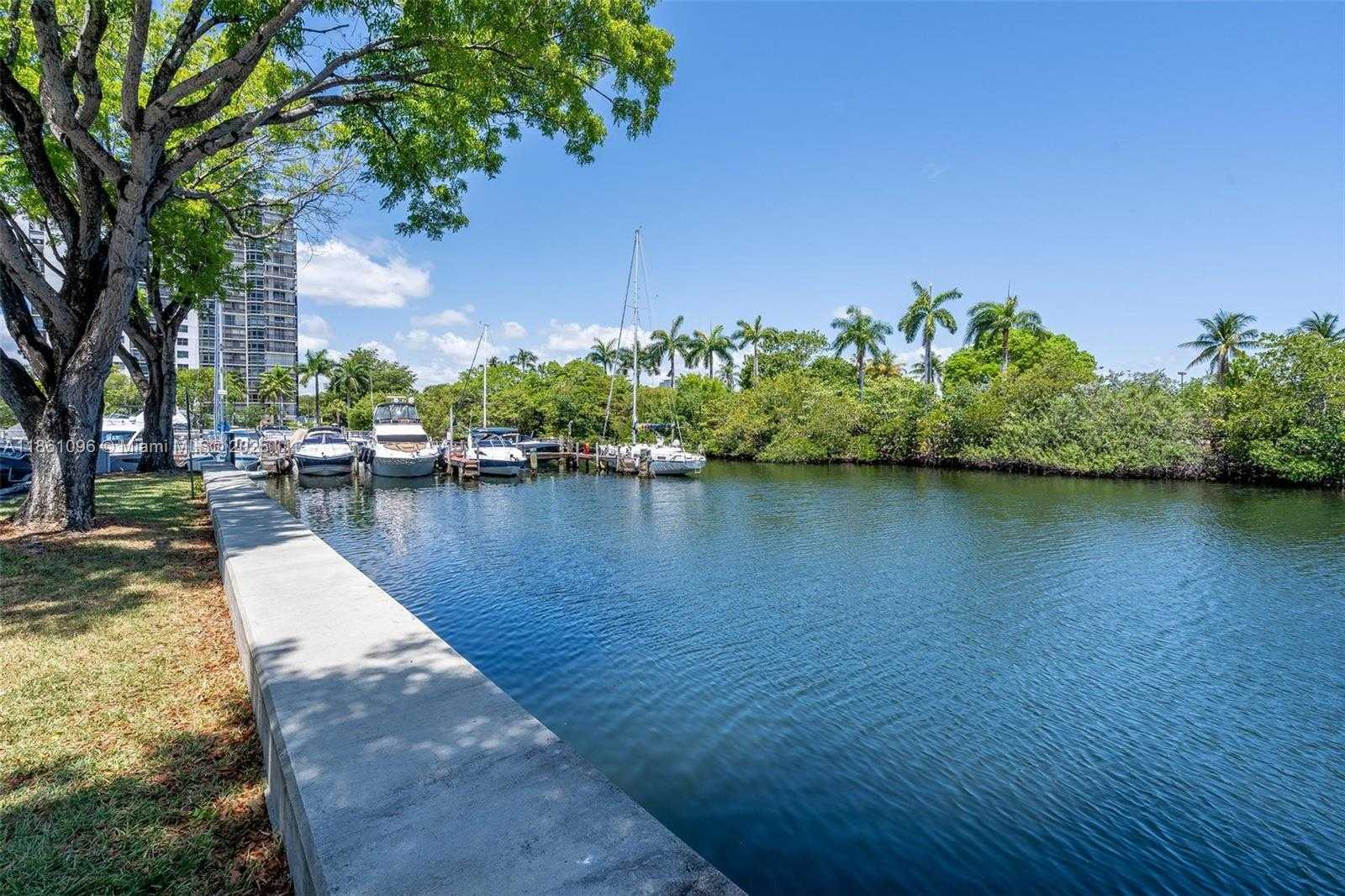 Small Image of 3475 NORTH COUNTRY CLUB DR #E119, Aventura Number 38