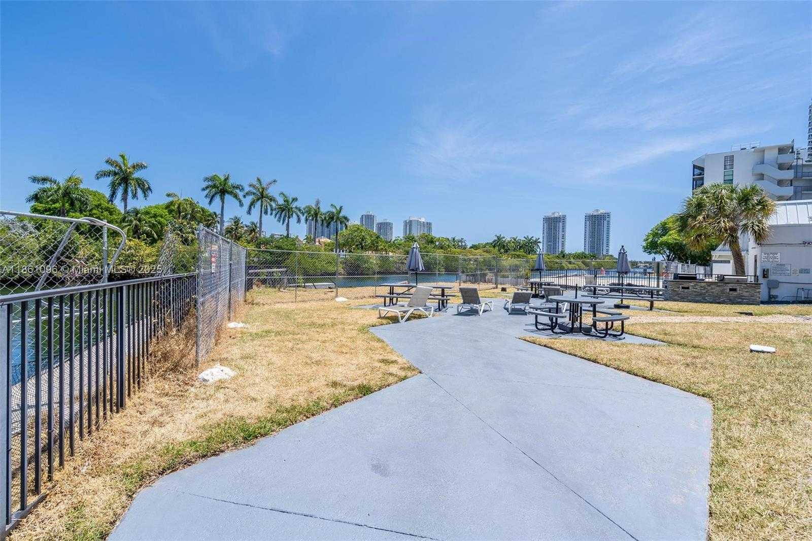 Small Image of 3475 NORTH COUNTRY CLUB DR #E119, Aventura Number 39