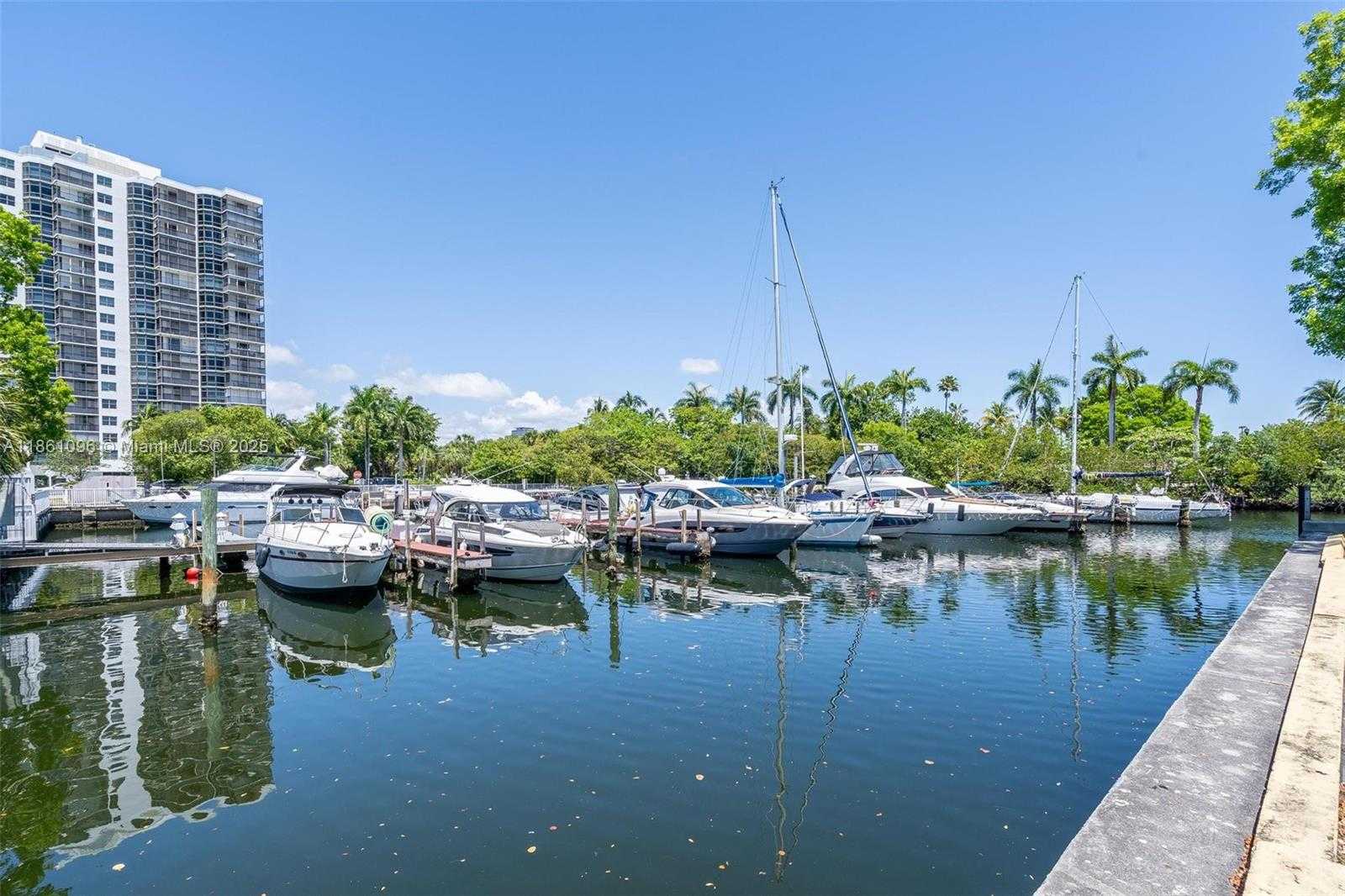 Small Image of 3475 NORTH COUNTRY CLUB DR #E119, Aventura Number 40