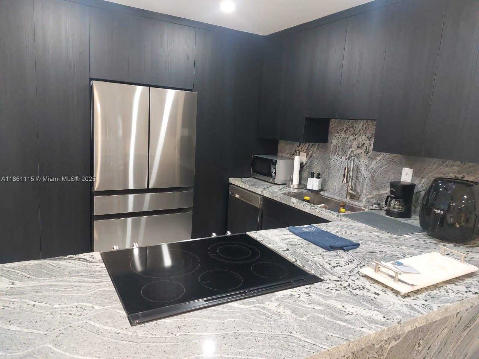 Small Image of 3180 SOUTH OCEAN DR #1721, Hallandale Beach Number 2