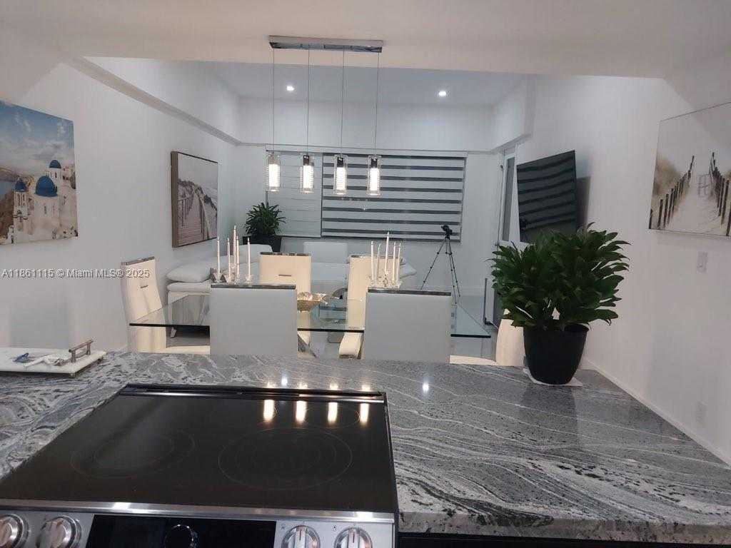 Small Image of 3180 SOUTH OCEAN DR #1721, Hallandale Beach Number 3
