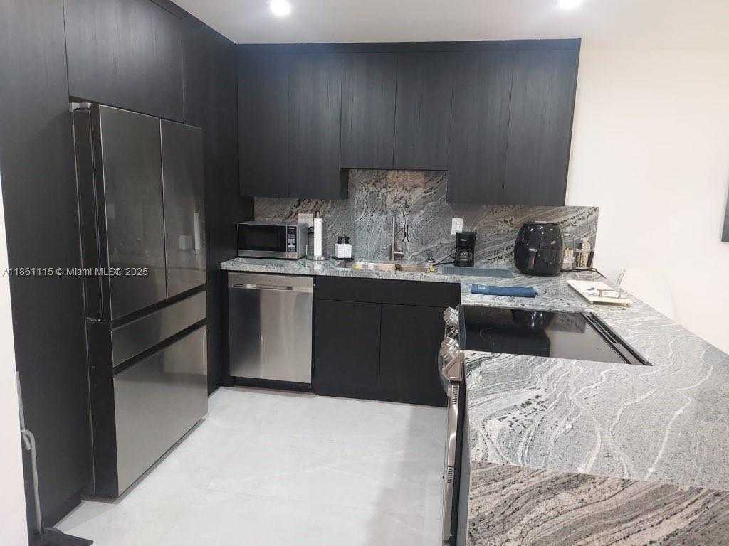 Small Image of 3180 SOUTH OCEAN DR #1721, Hallandale Beach Number 4