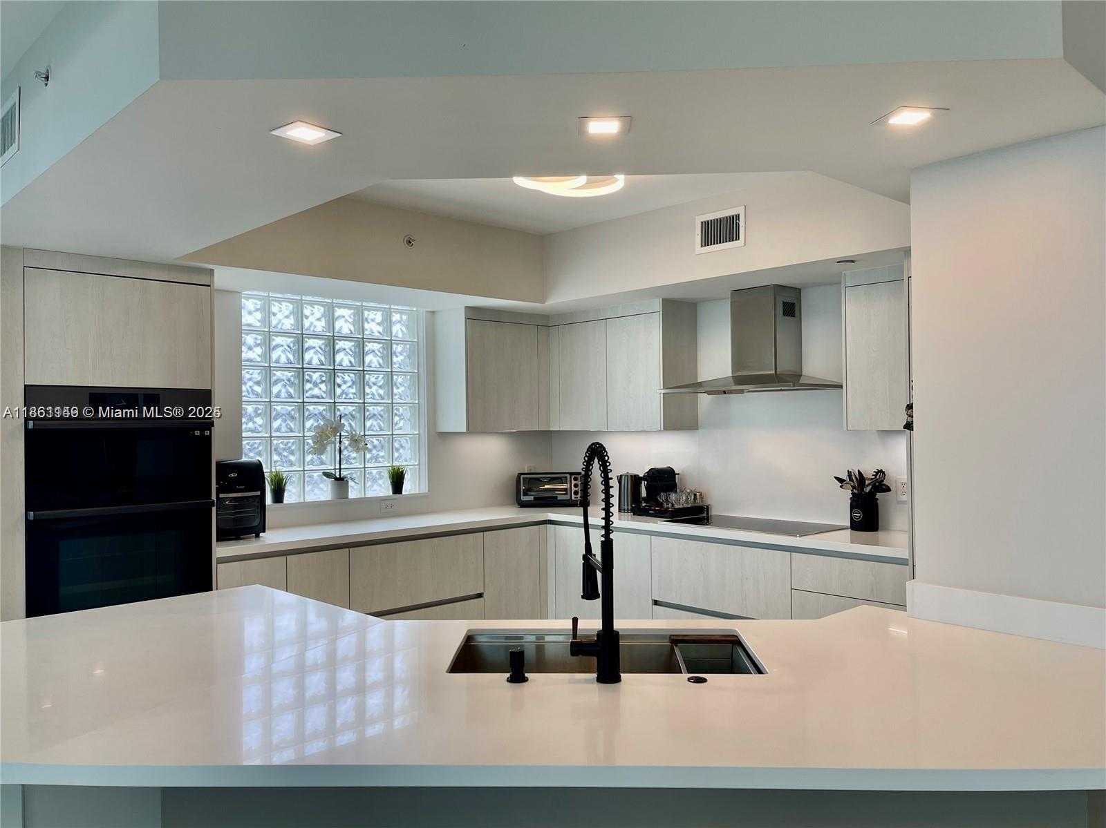 Small Image of 3301 NORTH EAST 183RD ST #2509, Aventura Number 6