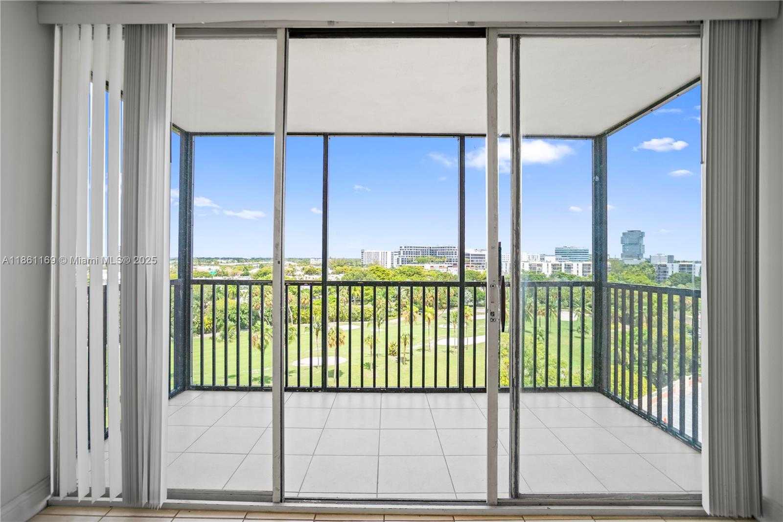 Small Image of 20335 WEST COUNTRY CLUB DR #901, Aventura Number 11