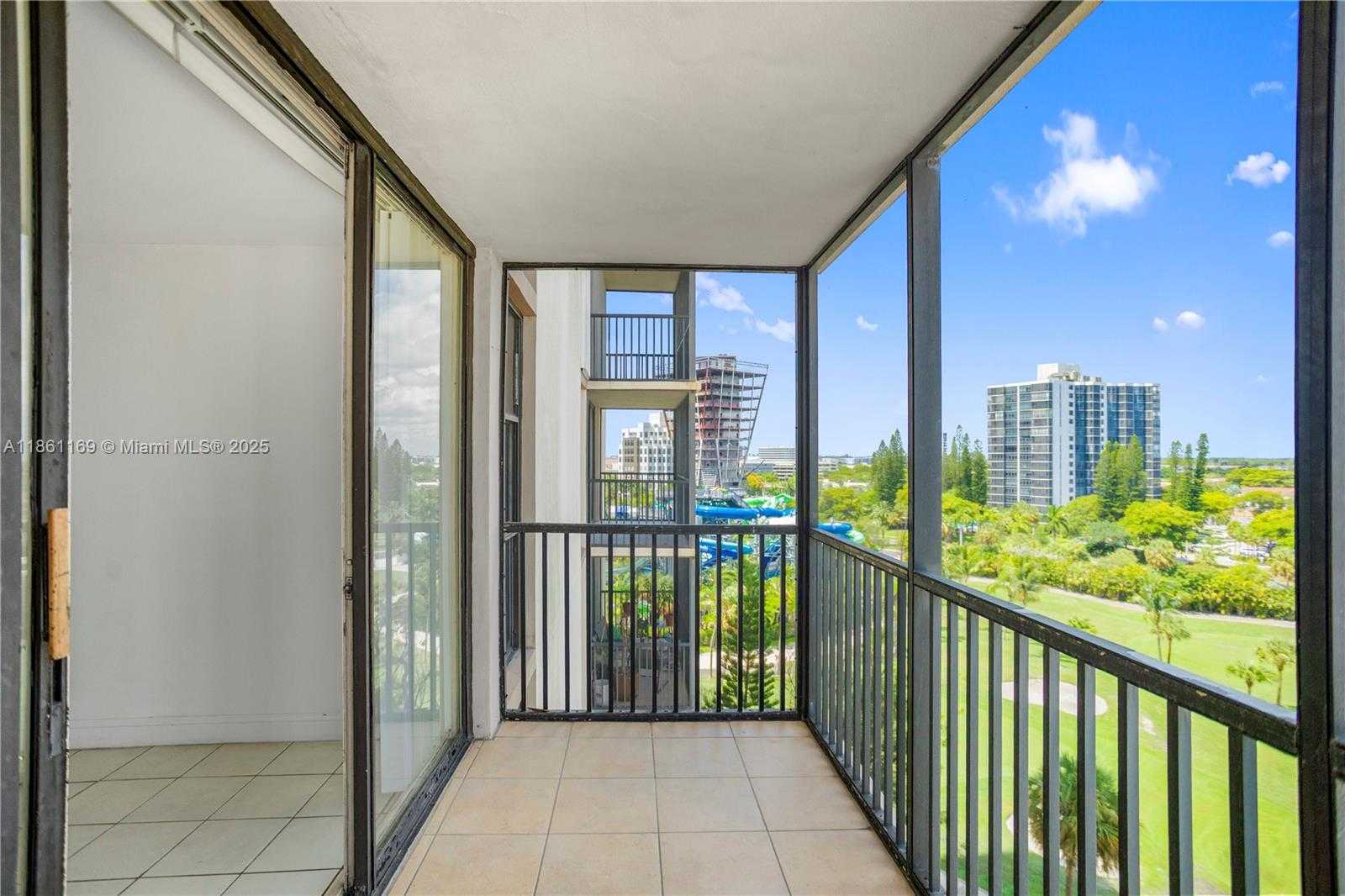 Small Image of 20335 WEST COUNTRY CLUB DR #901, Aventura Number 15