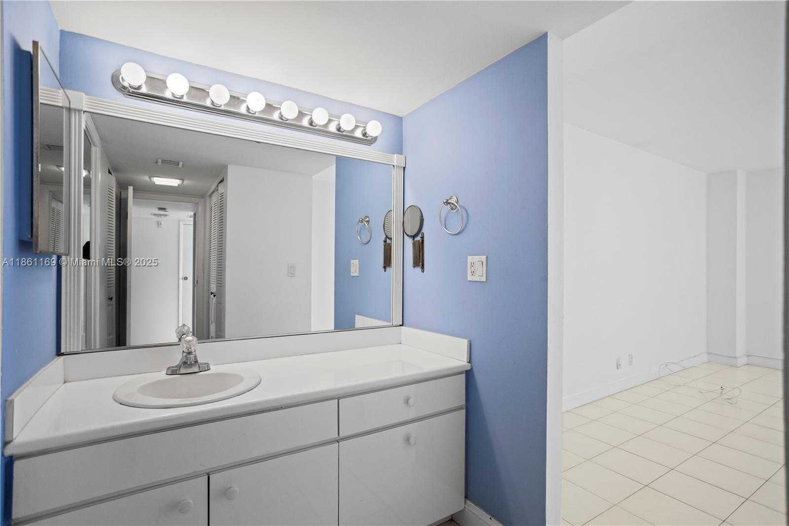 Small Image of 20335 WEST COUNTRY CLUB DR #901, Aventura Number 19