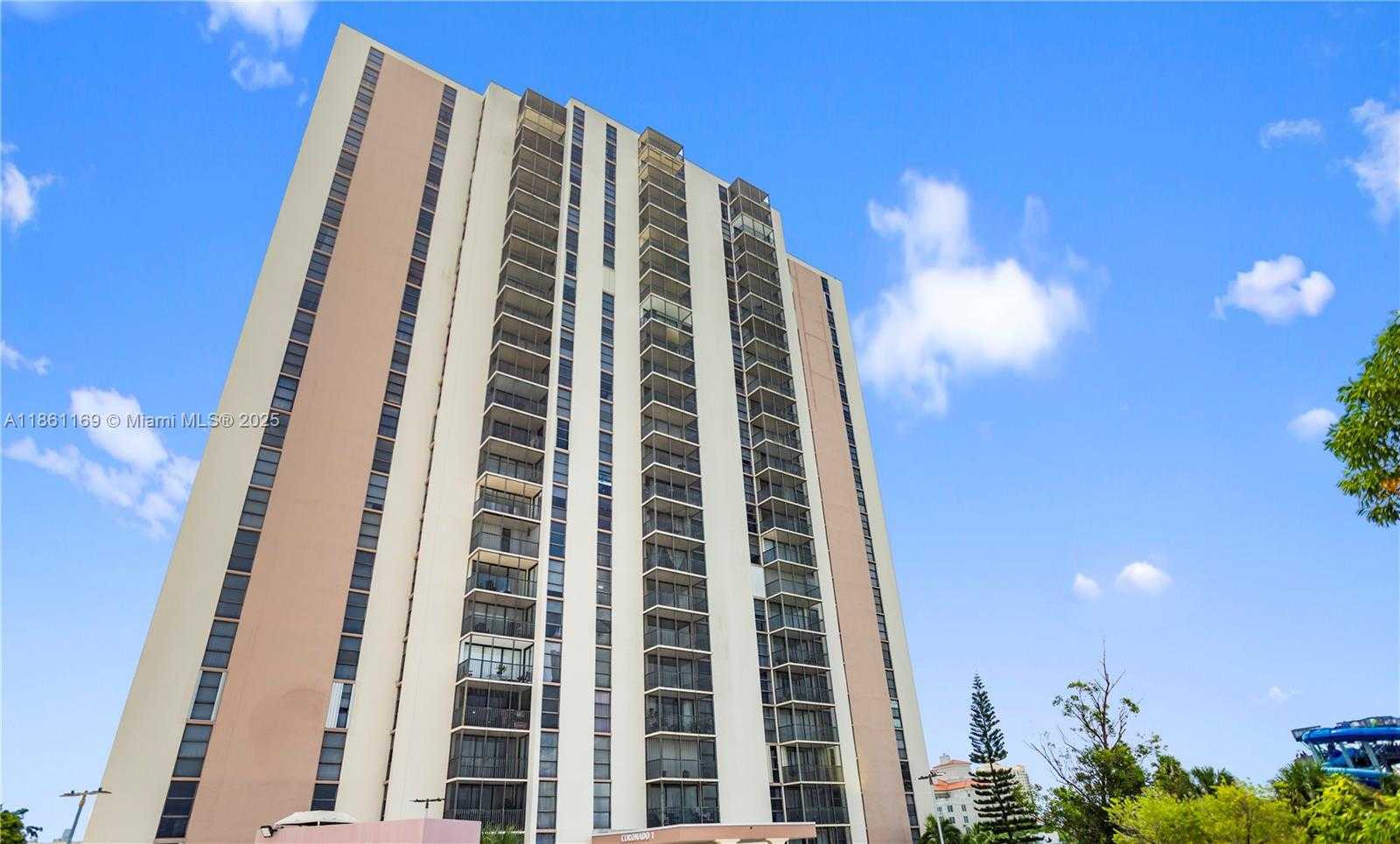 Small Image of 20335 WEST COUNTRY CLUB DR #901, Aventura Number 35
