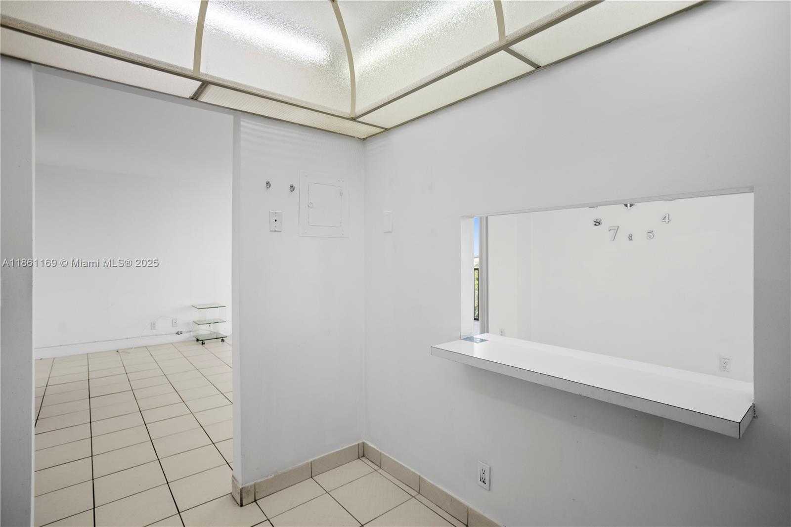 Small Image of 20335 WEST COUNTRY CLUB DR #901, Aventura Number 5