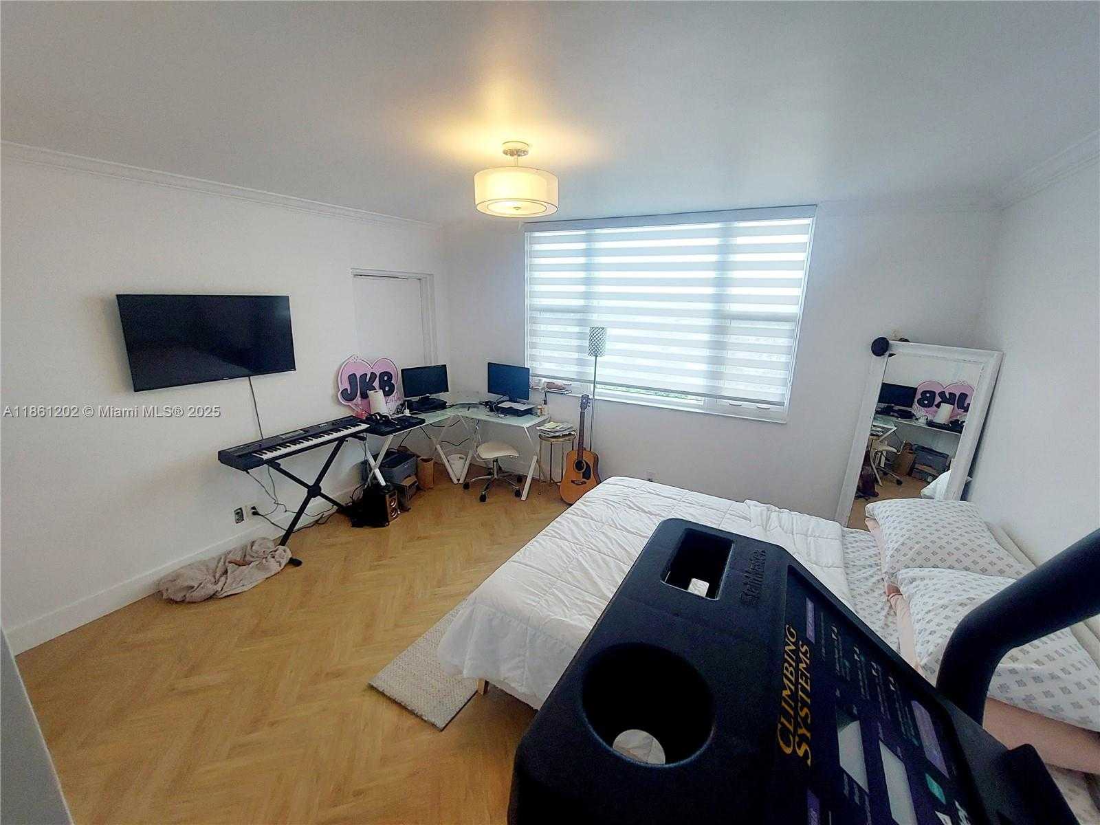 Small Image of 4400 HILLCREST DR #1005A, Hollywood Number 11