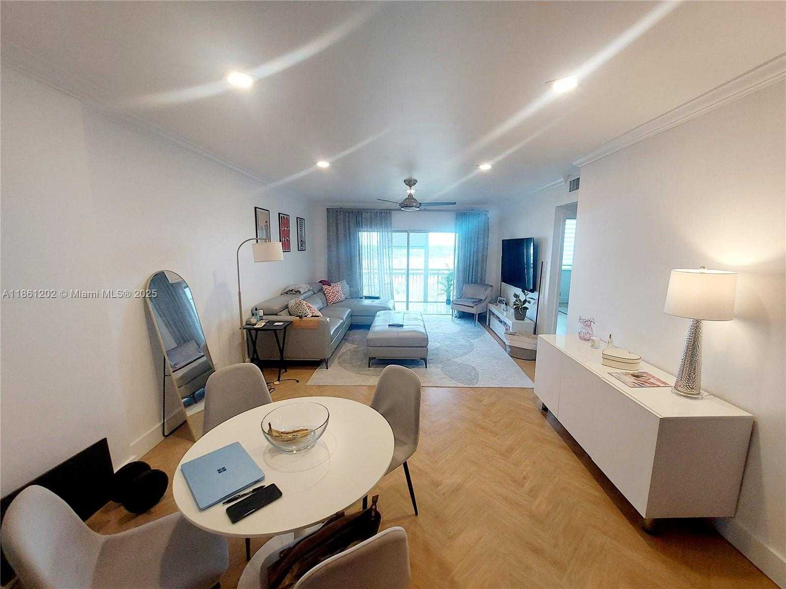 Small Image of 4400 HILLCREST DR #1005A, Hollywood Number 13