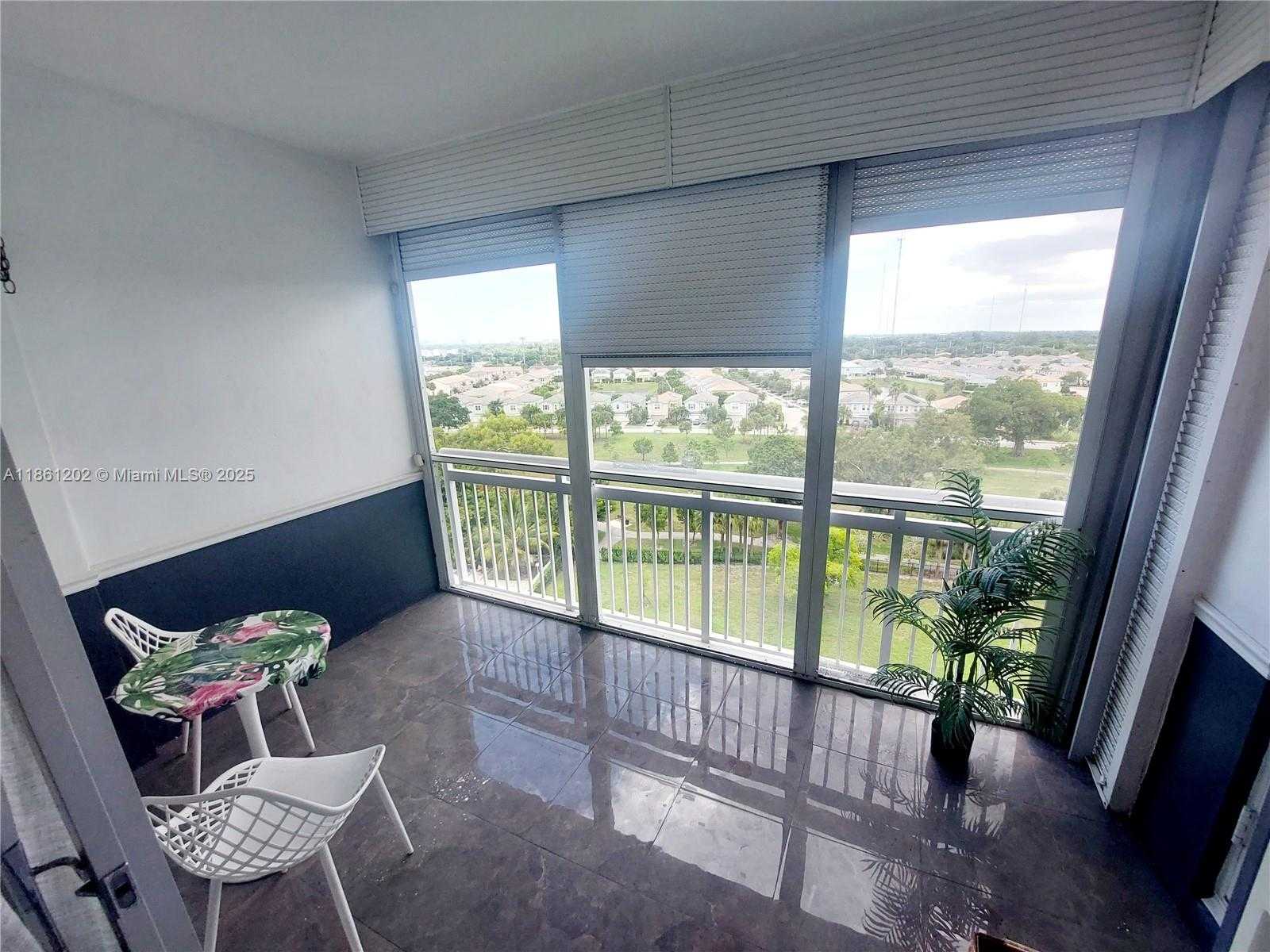 Small Image of 4400 HILLCREST DR #1005A, Hollywood Number 14