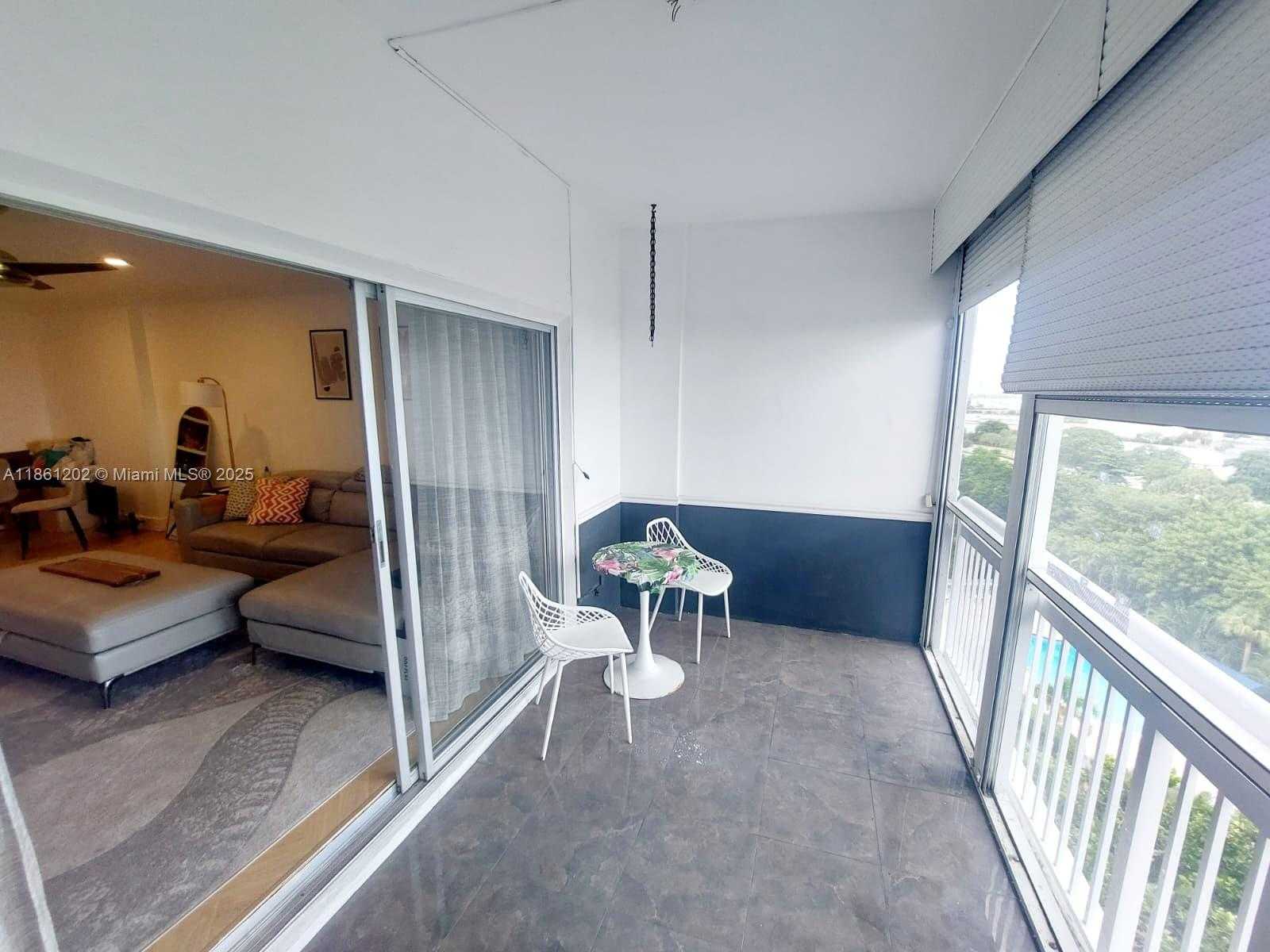 Small Image of 4400 HILLCREST DR #1005A, Hollywood Number 15