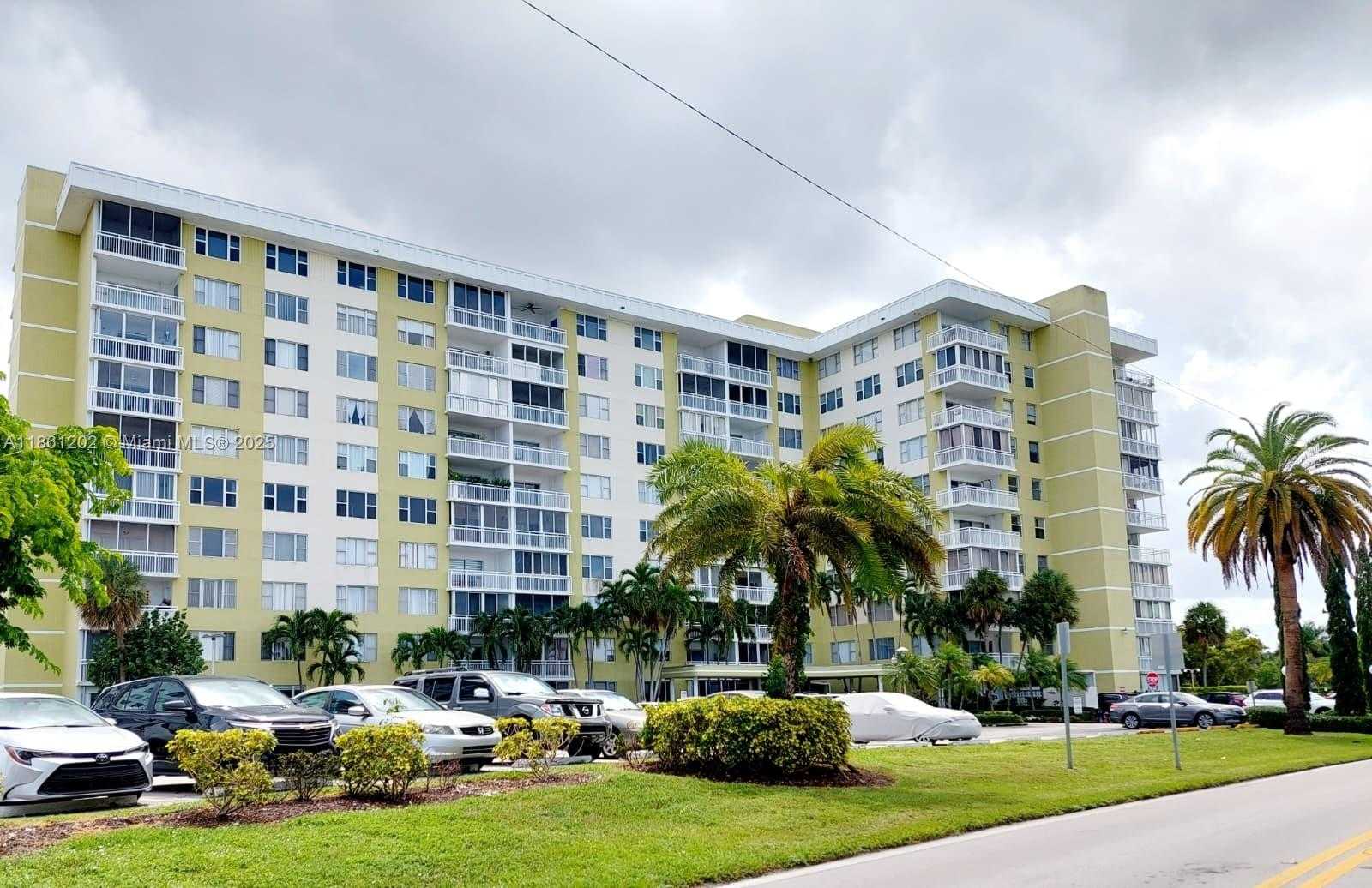 Small Image of 4400 HILLCREST DR #1005A, Hollywood Number 2