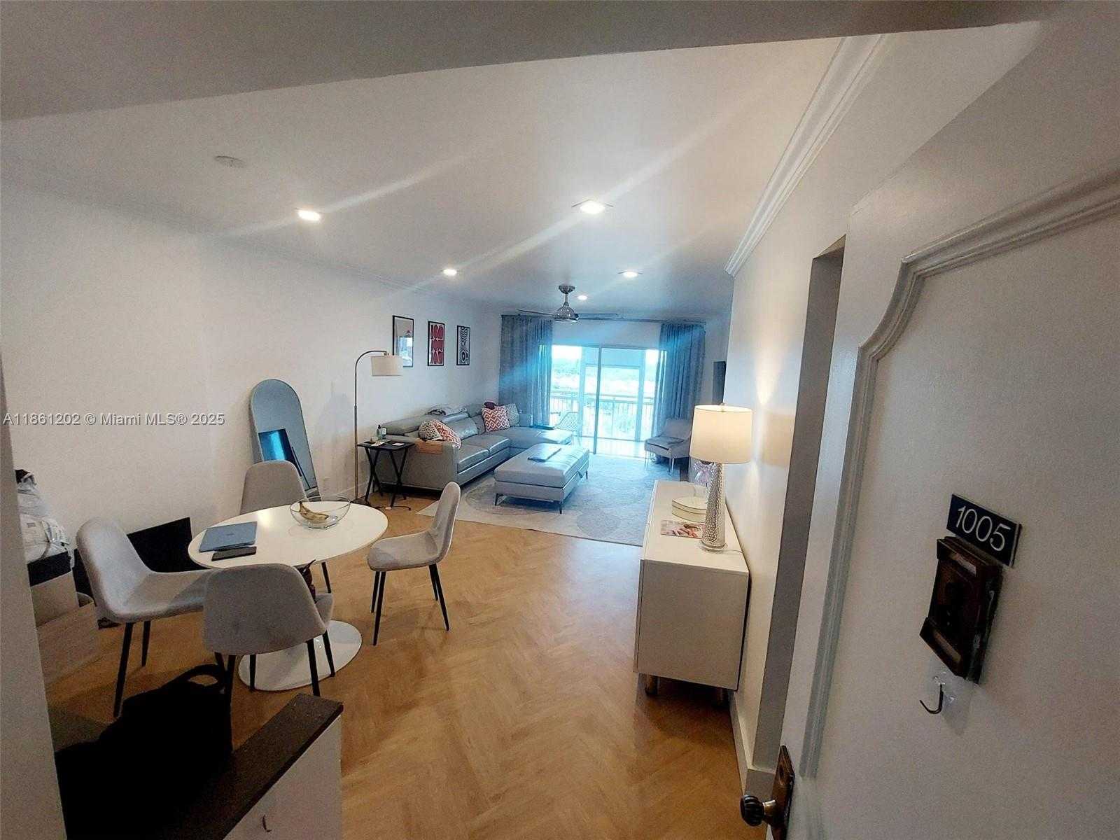 Small Image of 4400 HILLCREST DR #1005A, Hollywood Number 24
