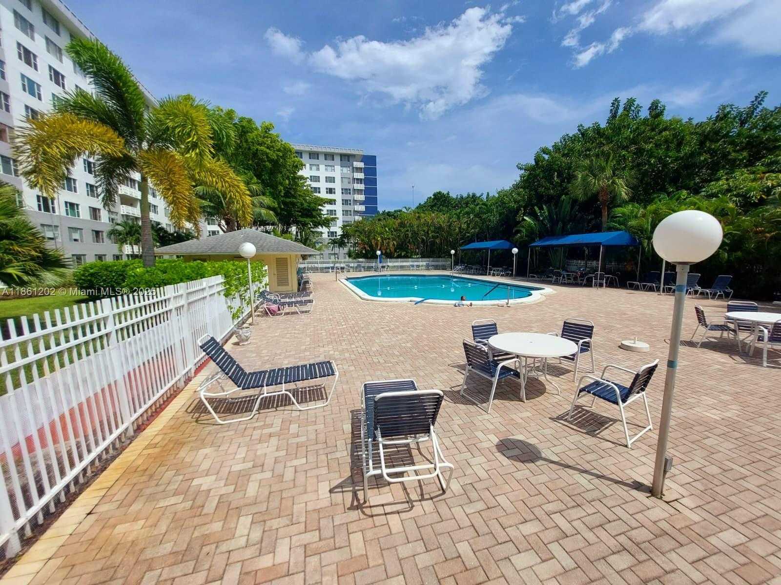 Small Image of 4400 HILLCREST DR #1005A, Hollywood Number 36
