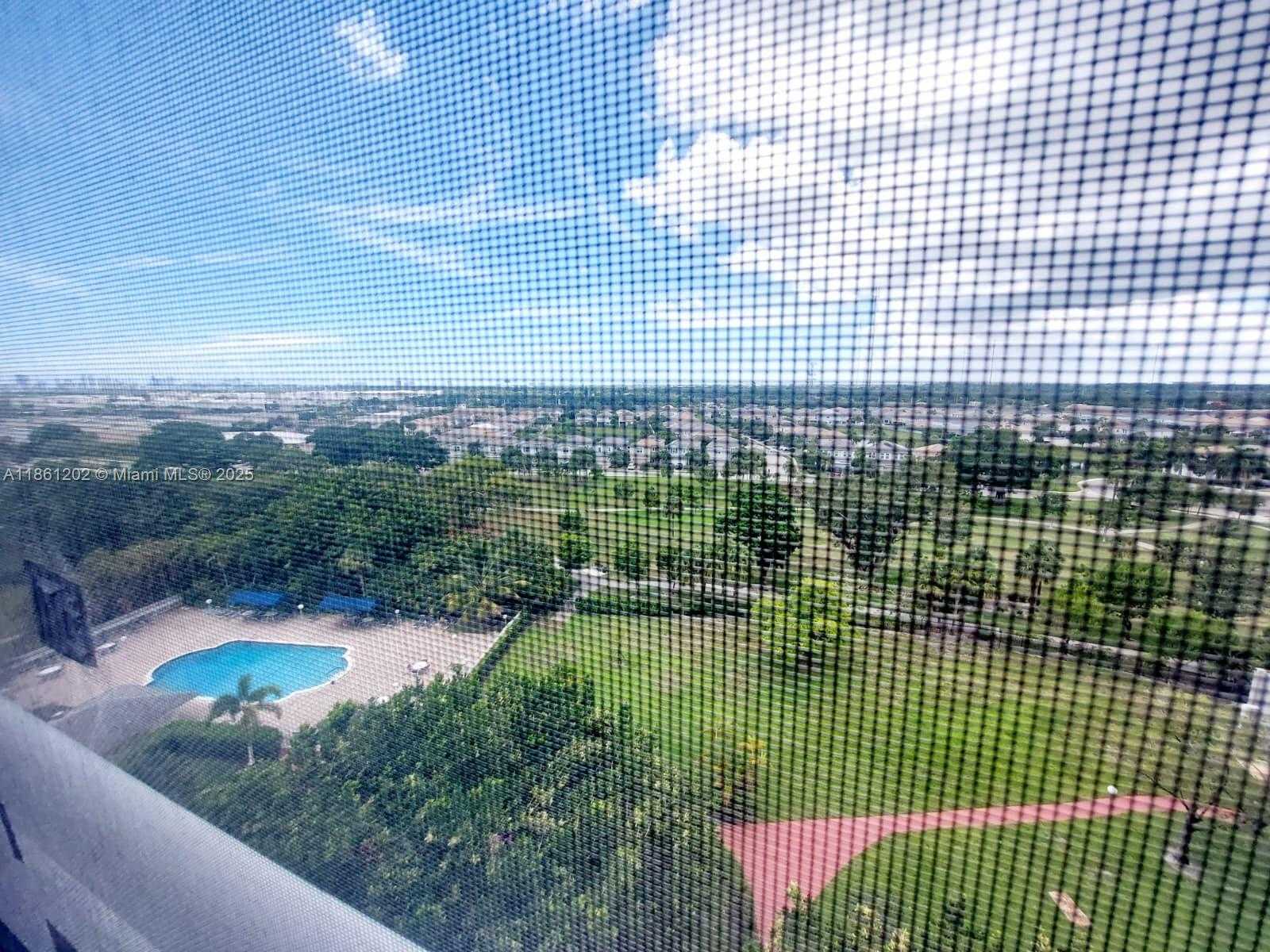 Small Image of 4400 HILLCREST DR #1005A, Hollywood Number 4