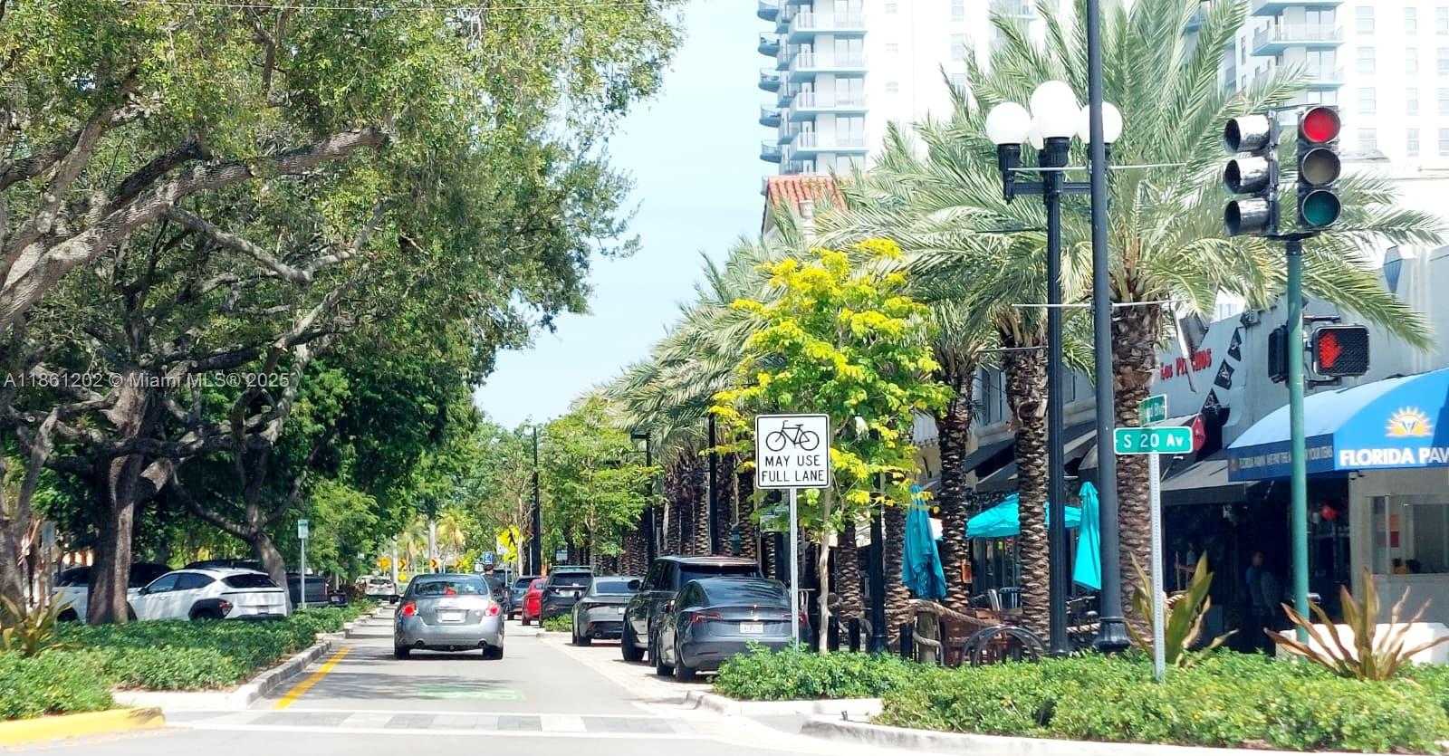 Small Image of 4400 HILLCREST DR #1005A, Hollywood Number 44