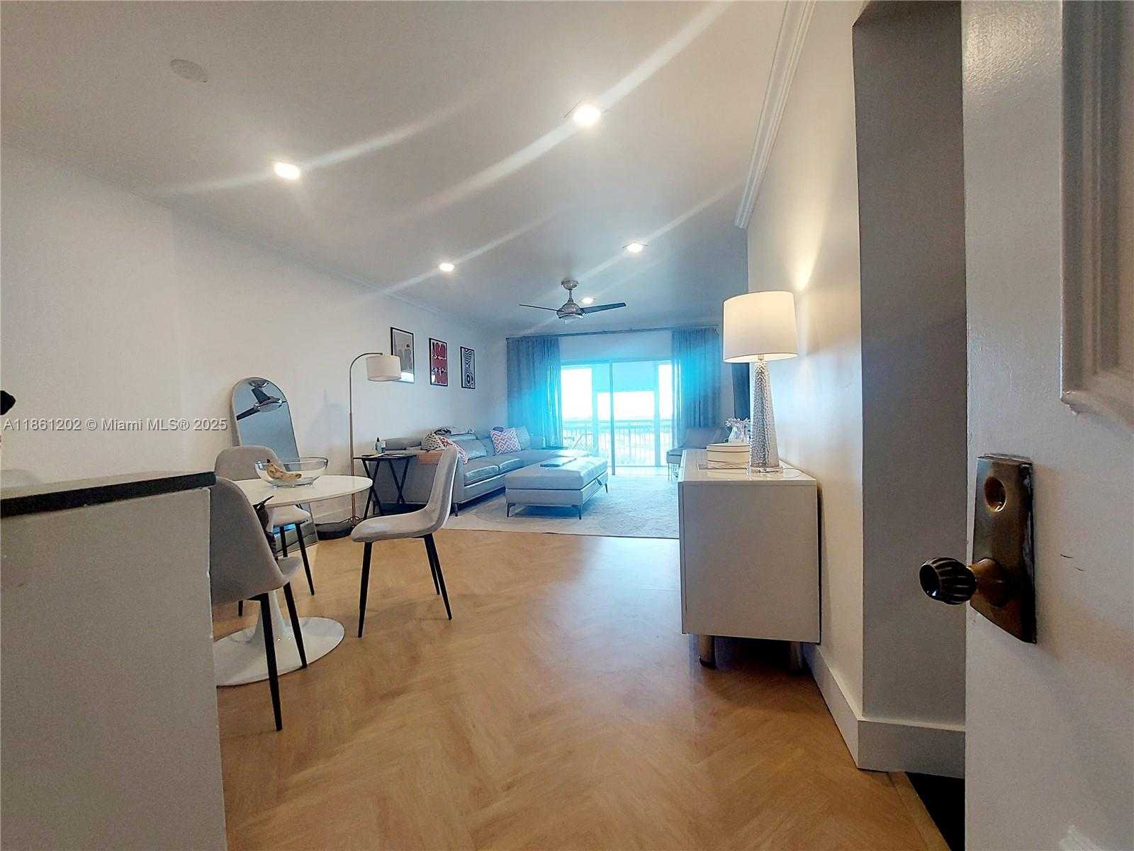 Small Image of 4400 HILLCREST DR #1005A, Hollywood Number 8