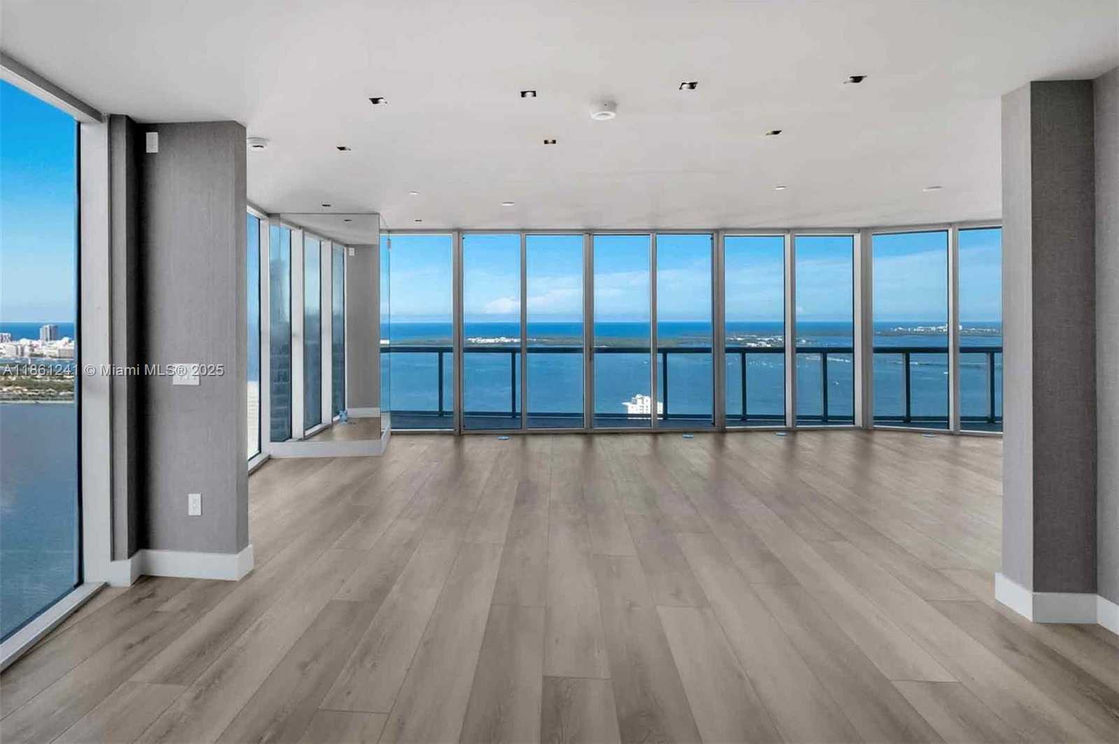 Small Image of 465 BRICKELL AVE #PH5701, Miami Number 14