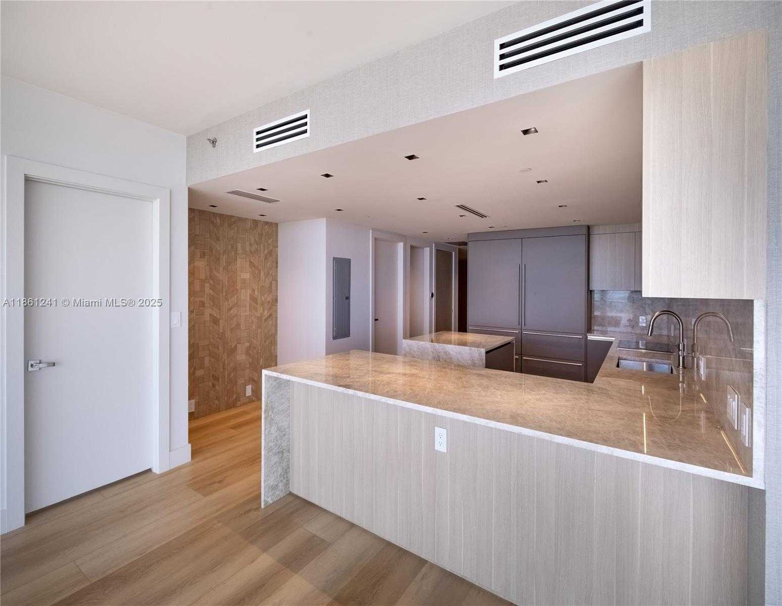Small Image of 465 BRICKELL AVE #PH5701, Miami Number 18