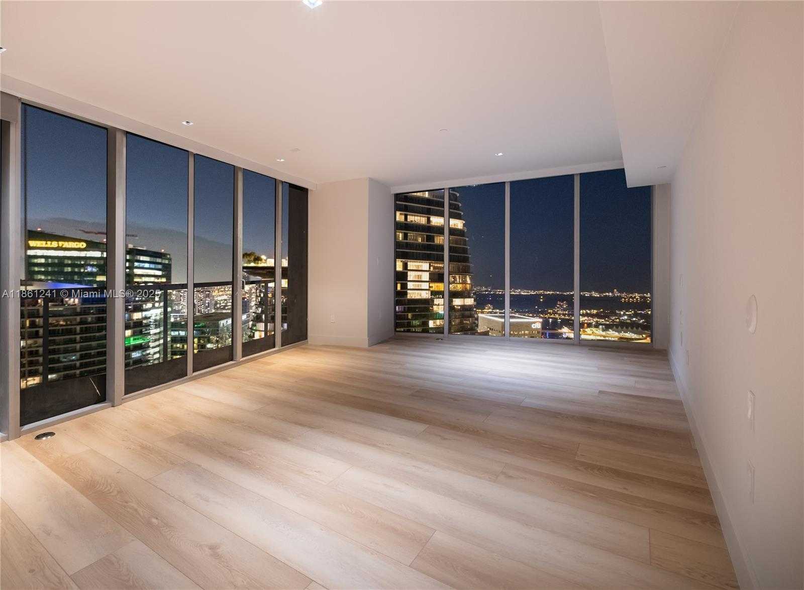 Small Image of 465 BRICKELL AVE #PH5701, Miami Number 25