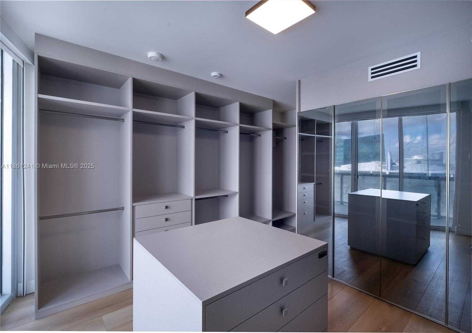 Small Image of 465 BRICKELL AVE #PH5701, Miami Number 28