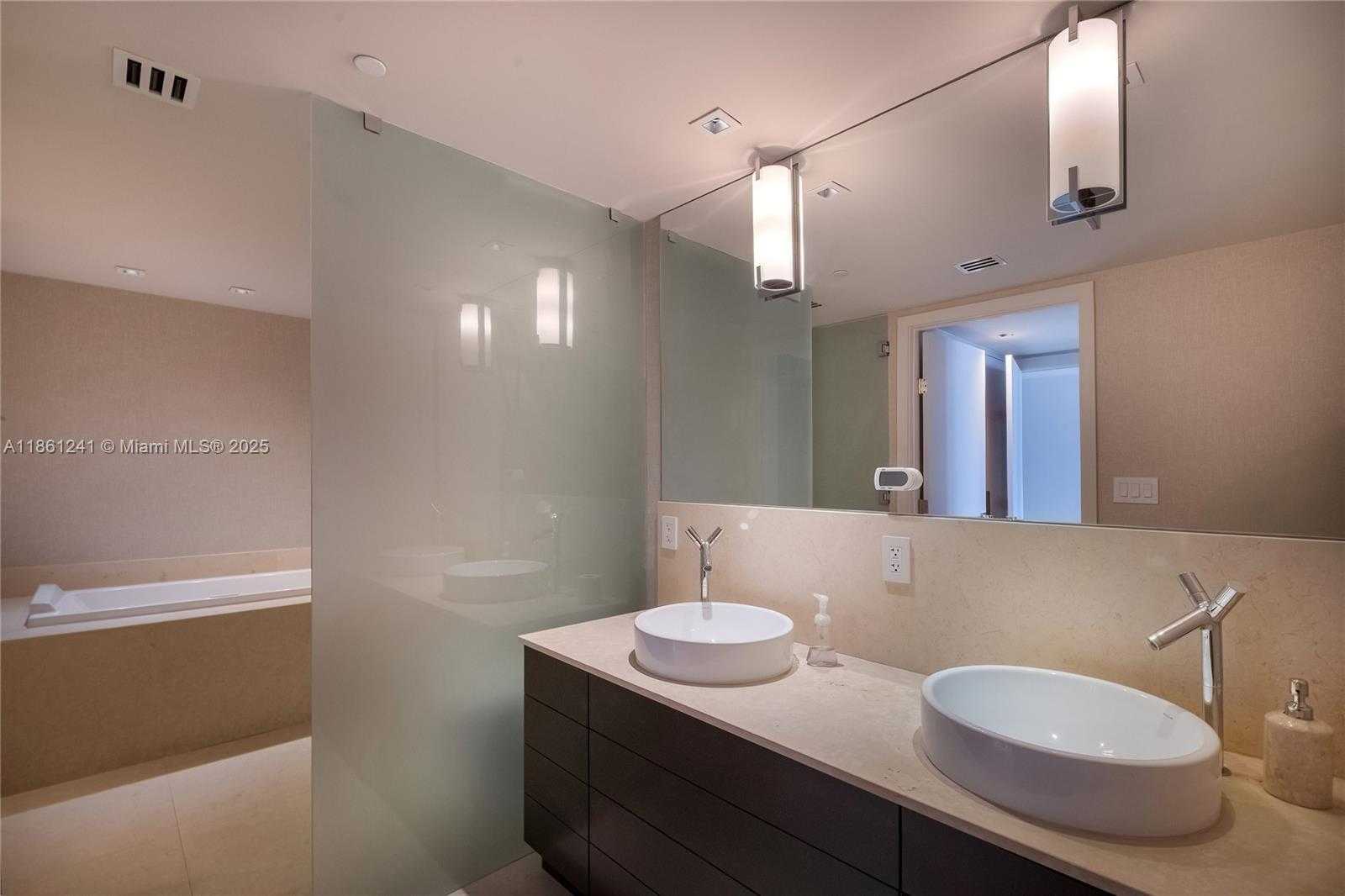 Small Image of 465 BRICKELL AVE #PH5701, Miami Number 29