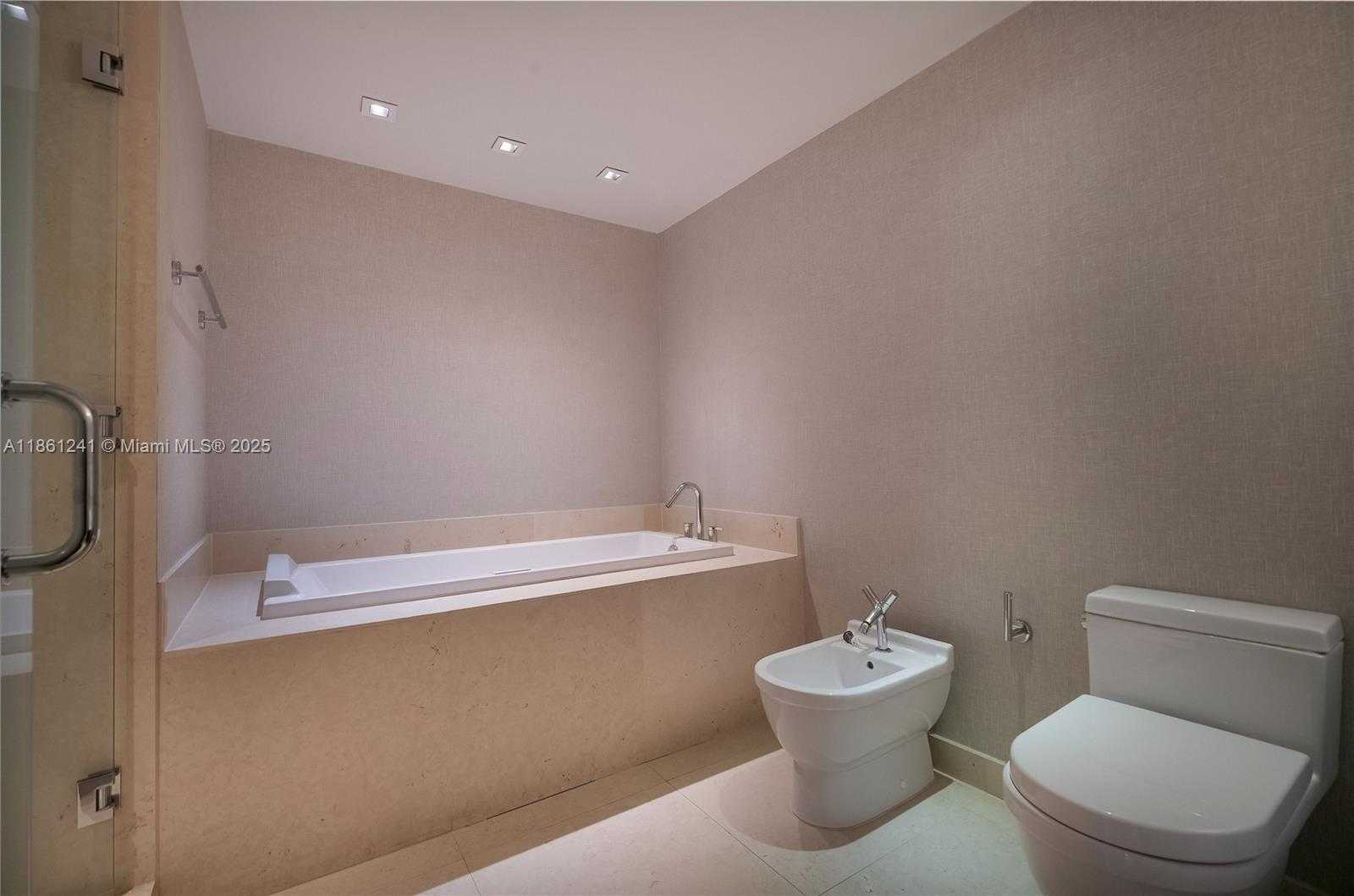 Small Image of 465 BRICKELL AVE #PH5701, Miami Number 30