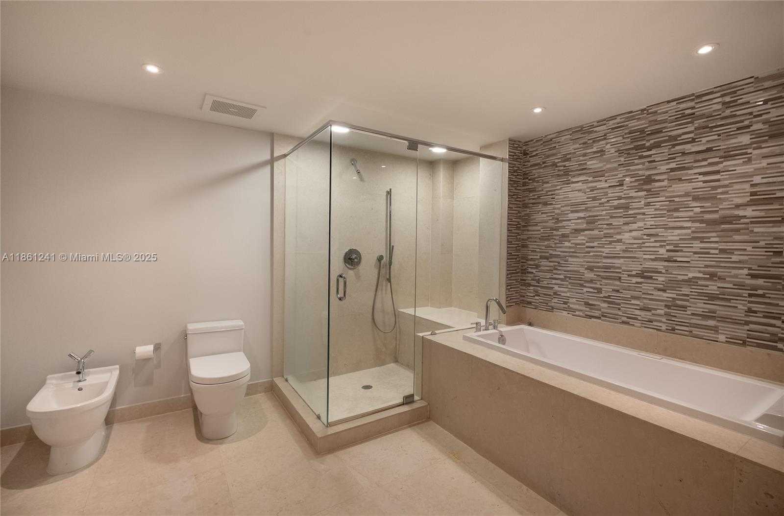 Small Image of 465 BRICKELL AVE #PH5701, Miami Number 34