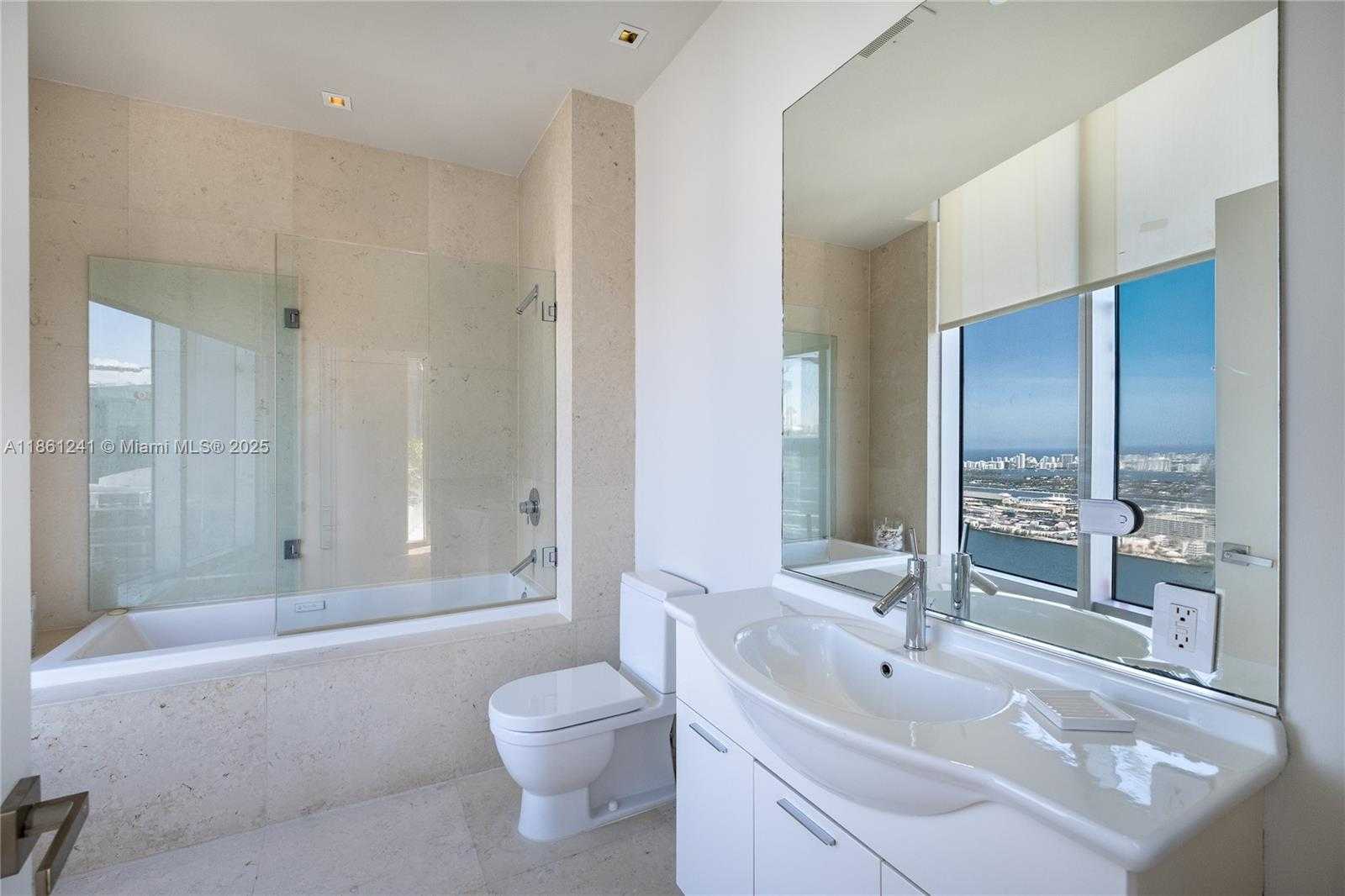 Small Image of 465 BRICKELL AVE #PH5701, Miami Number 48